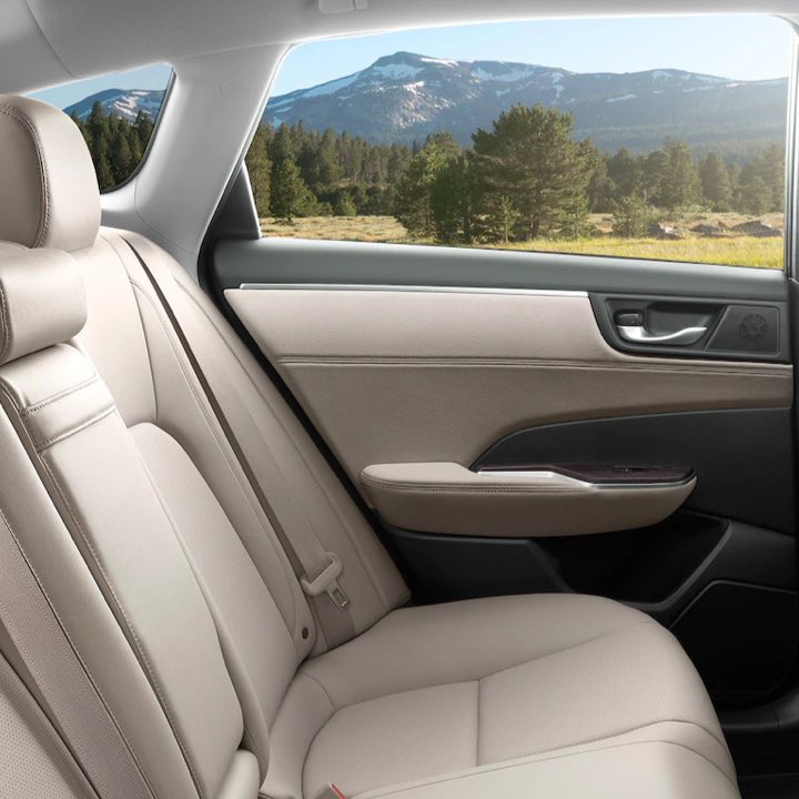 2021 Honda Clarity Plug-In Hybrid rear seat